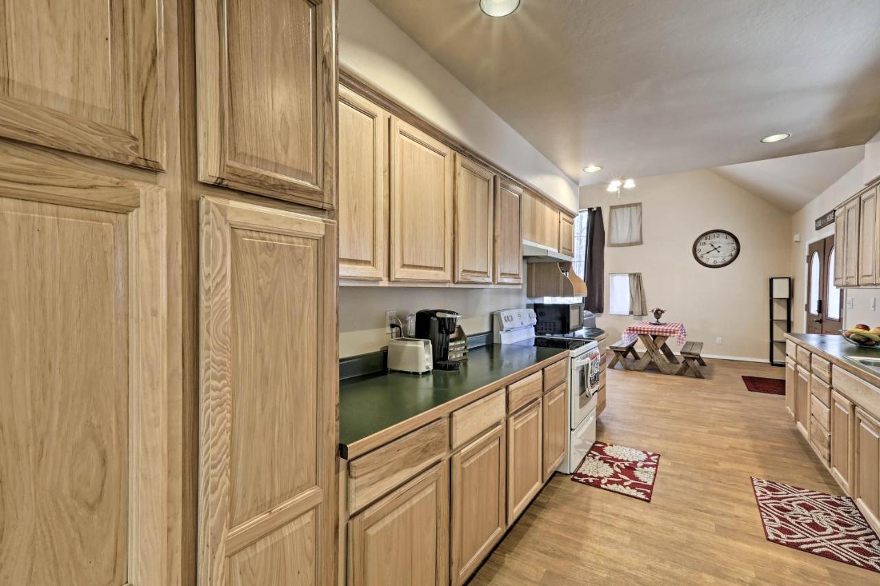 Family-Friendly Forested Home With Snow Play Area! Flagstaff Bagian luar foto